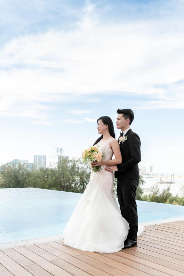 Ascott Gurney Penang Hotel Джордж Таун Екстериор снимка A Thai couple