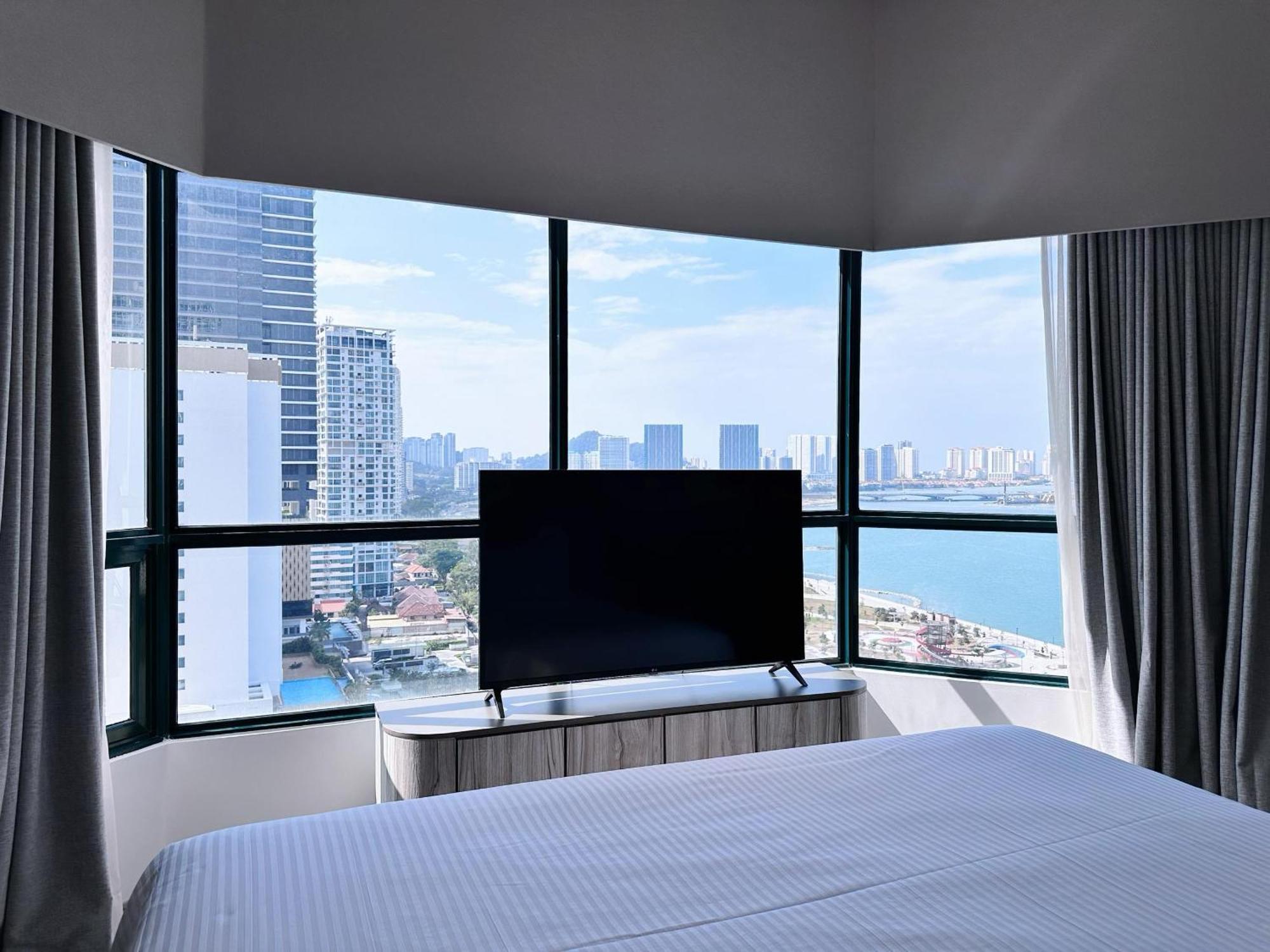 Ascott Gurney Penang Hotel Джордж Таун Екстериор снимка A bedroom at the hotel