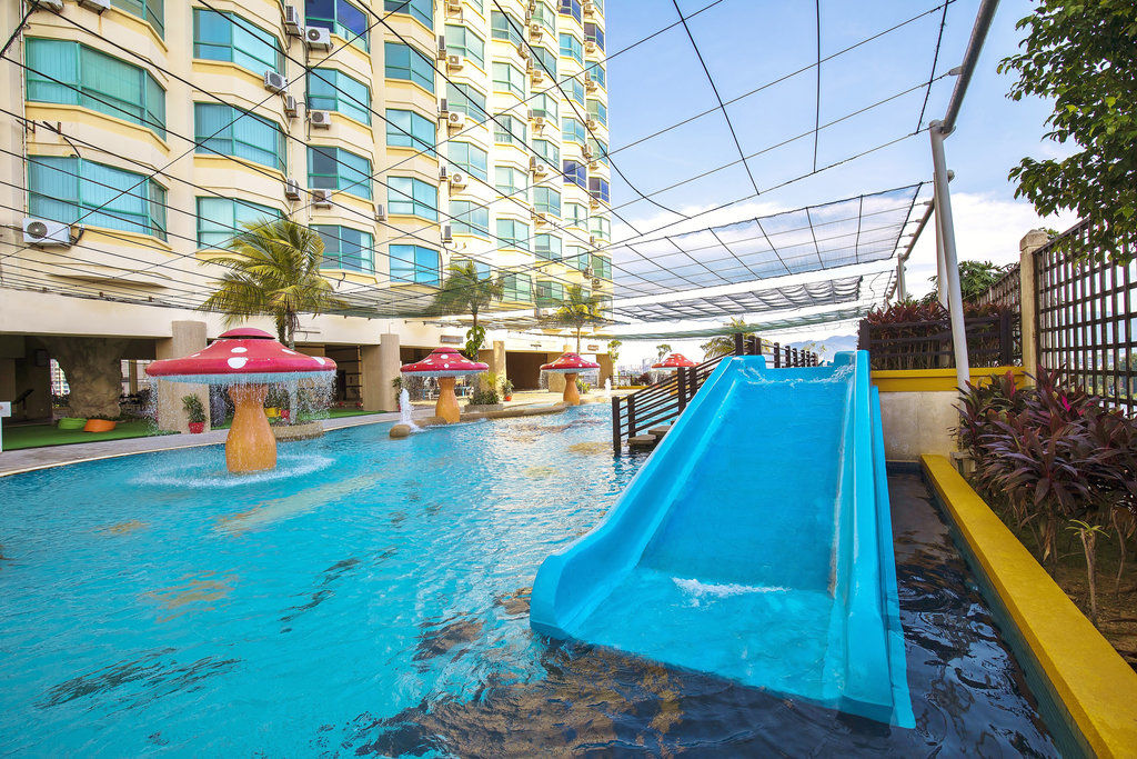 Ascott Gurney Penang Hotel Джордж Таун Екстериор снимка The pool at the 10th floor of the building